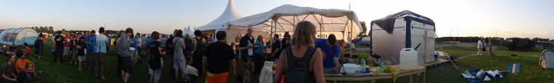 File:Food hacking base panorama party 1600 eb02122013.jpg