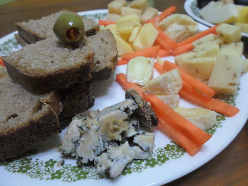 File:Cheese tasting blue cheeses close up kasiri ej13092013.jpg